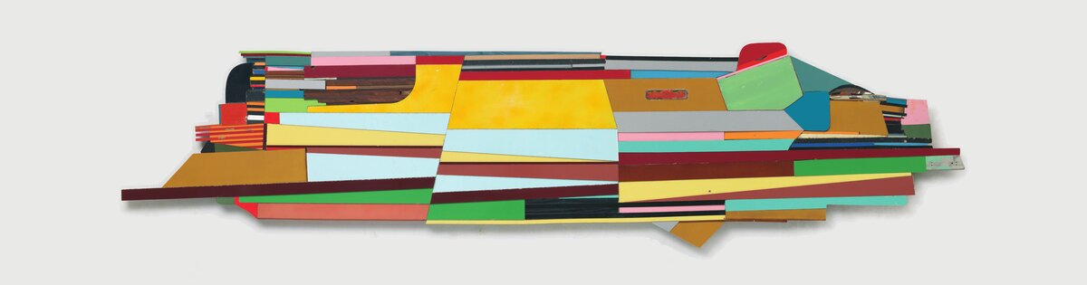 Karsten Konrad, „MEDANO“, 2021, Formica, Holz, 80 × 320 × 6 cm