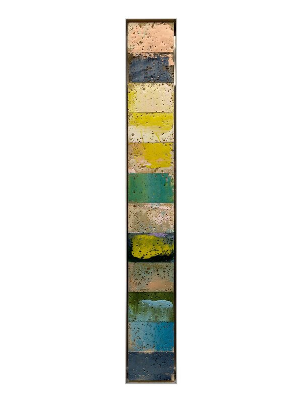 Mosaik: AL 1997, 2023, Acryl, Harz auf Autowaschschwamm, 133 x 17 x 5 cm
