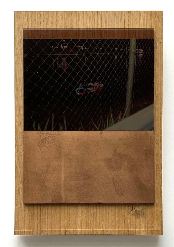 o.T., BB1800, Unikat, 2021, Mixed Media, Fotografie, Plexiglas, Messingplatte, Holz, 30 x 20 x 2 cm