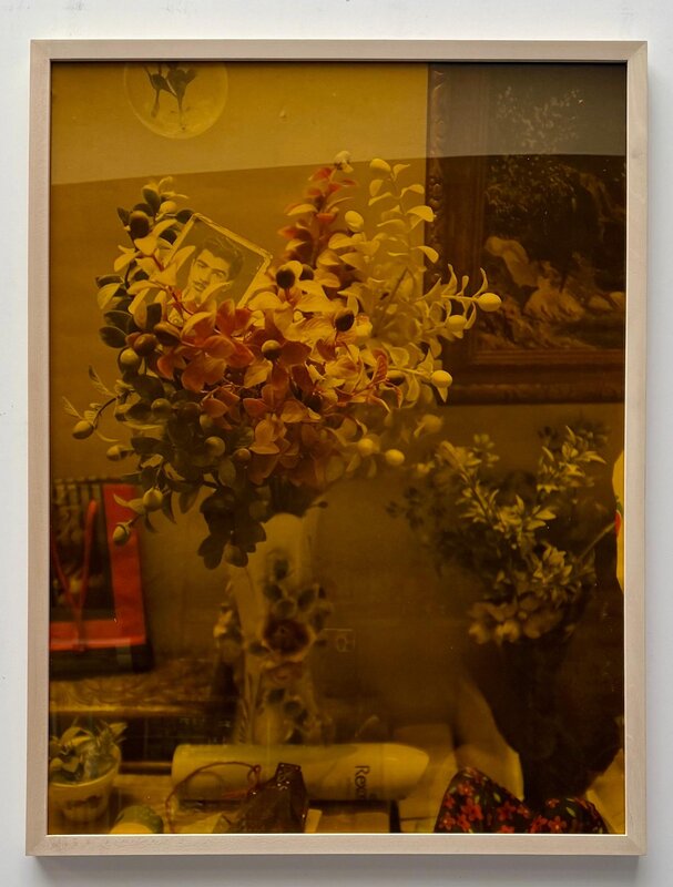 Lovely Flowers, 2023, Photographie auf Hahnemühle Fine Art Papier, Plexiglas orange, Holzrahmen, 87 x 67 cm, Auflage: lim. Ed. 1 (3)