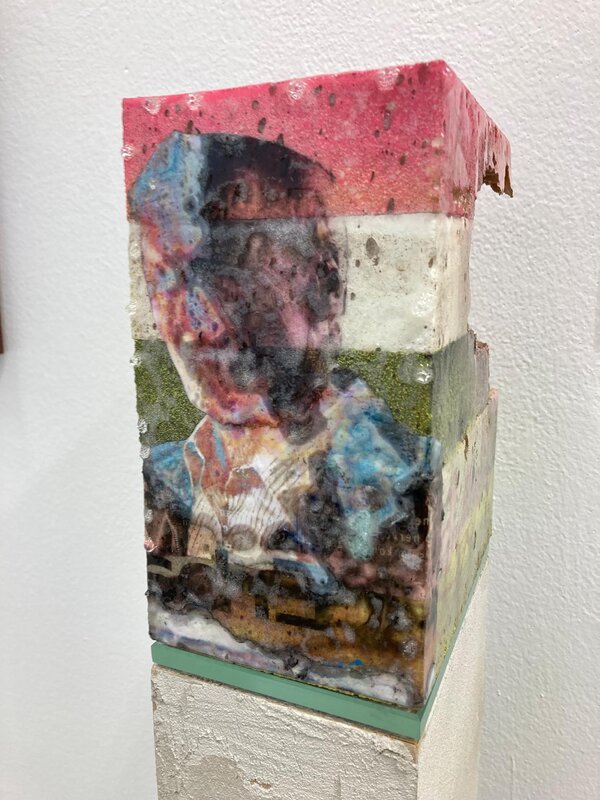 Ruins, BB0943, Street Art, 2012, Acryl, Harz auf Autowaschschwamm, Collage, 20 x 11 x 16 cm