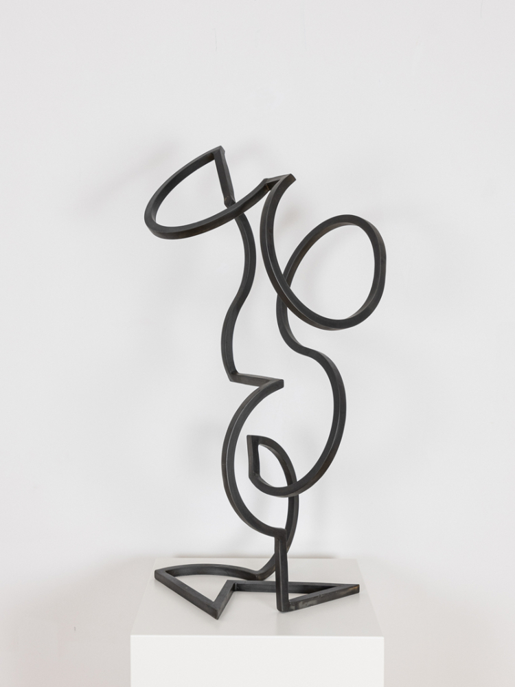 LALO, 2023, Stahl massiv, brüniert, H 101 cm