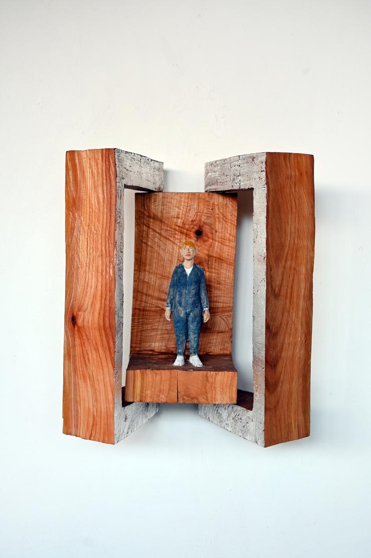 Johannes Hepp, „Flügelobjekt – Frau in blau“, 2023