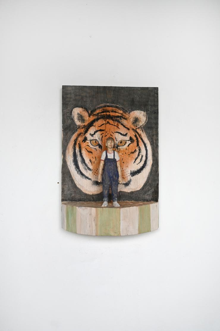 Johannes Hepp, „Frau vor Tiger“, 2024