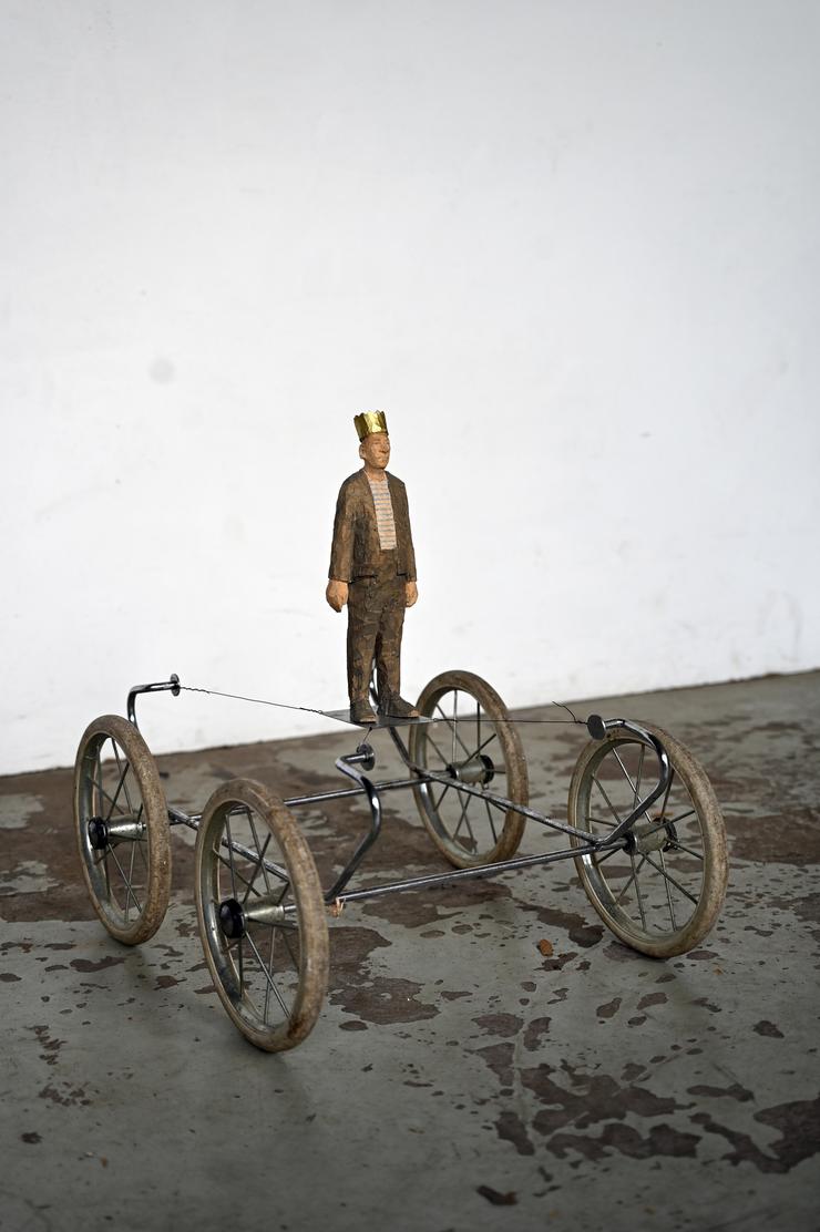 Johannes Hepp, „Radobjekt mit König“, 2020/24