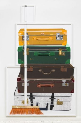 Besen + Koffer, 3teilig, 2017, 162 x 102,5 cm