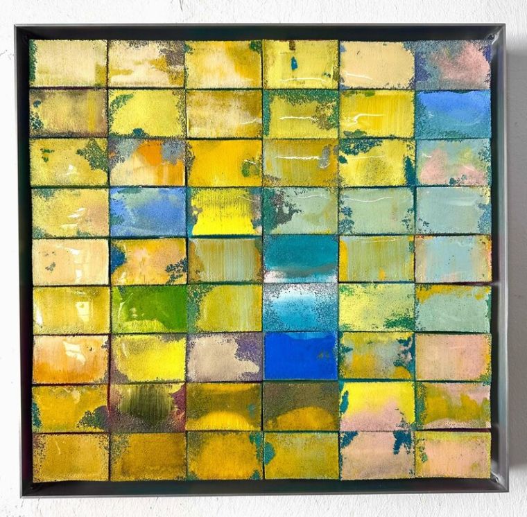 Mosaik 2214, 2025, Acryl, Harz auf Topfreiniger, 48 x 50 x 5 cm