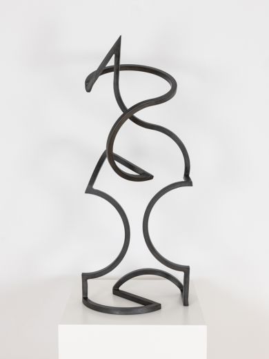 SIMA, 2023, Stahl massiv, brüniert, H 99 cm