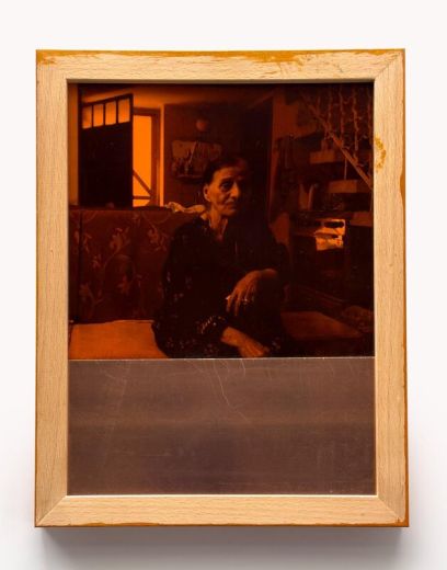 Izza, 2018, Fotodruck auf Hahnemühle Fine Art Papier, Plexiglas und Holz, 26 x 21 cm, Auflage: Lim. Ed. 2/12