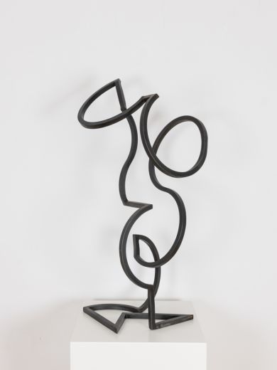 LALO, 2023, Stahl massiv, brüniert, H 101 cm