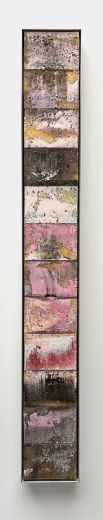 Mosaik: AL 2177, 2025, Acryl, Harz auf Autowaschschwamm, 132 x 16 x 5 cm