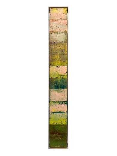 Mosaik: AL 1994, 2023, Acryl, Harz auf Autowaschschwamm, 133 x 17 x 5 cm